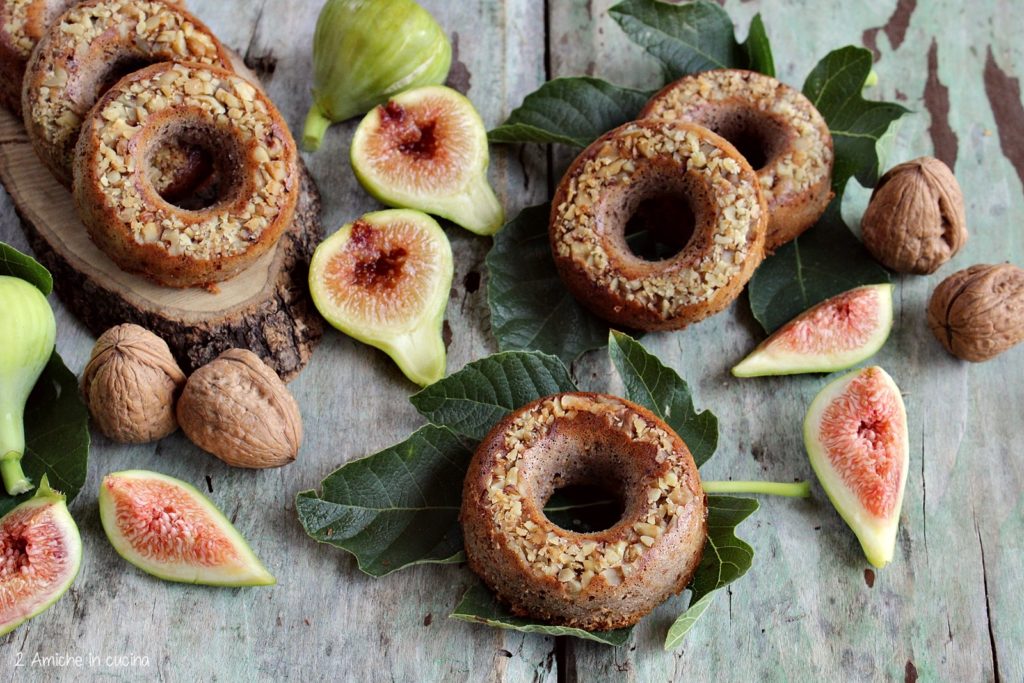 Ciambelline ai fichi e noci, con farina d'avena e sciroppo di acero