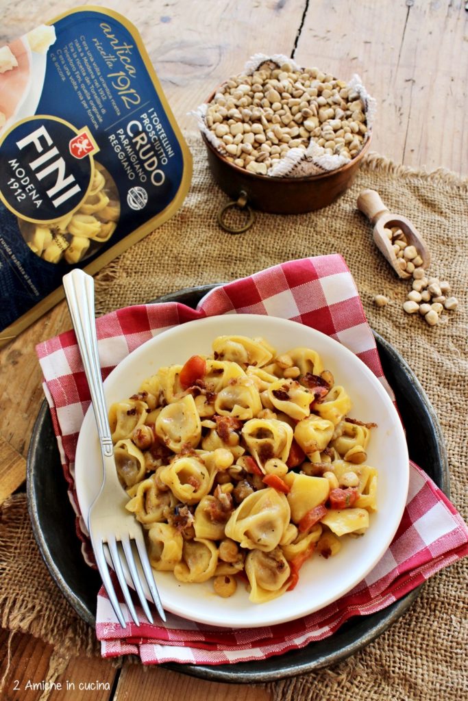 tortellini al prosciutto, guanciale e cicerchie