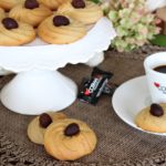 Biscotti al mascarpone e caffè con mandorle al cioccolato