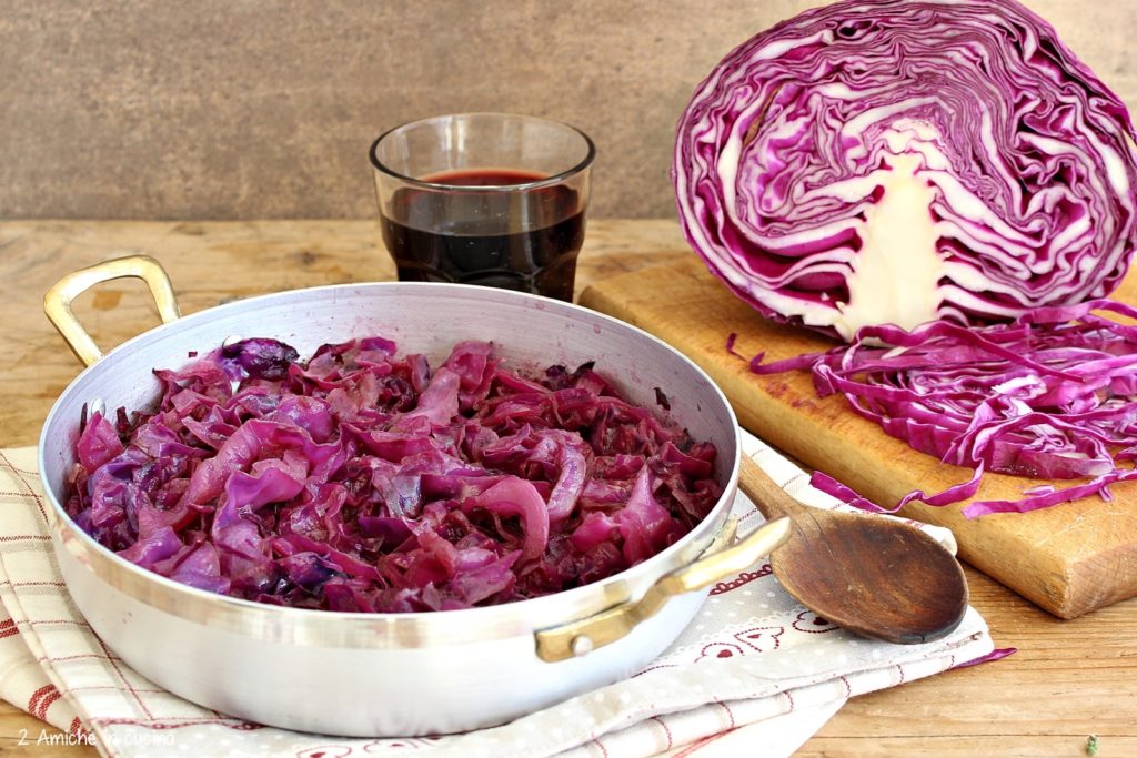 Cavolo al tegame con vino rosso