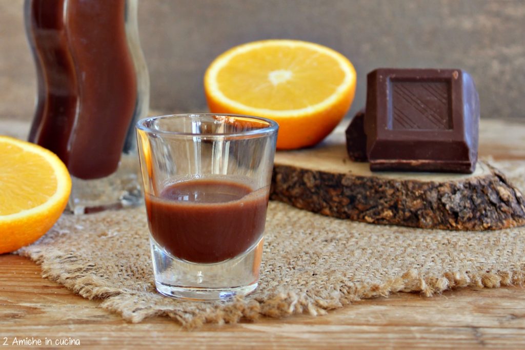 Liquore al cioccolato fondente e arancia, senza latte e senza panna