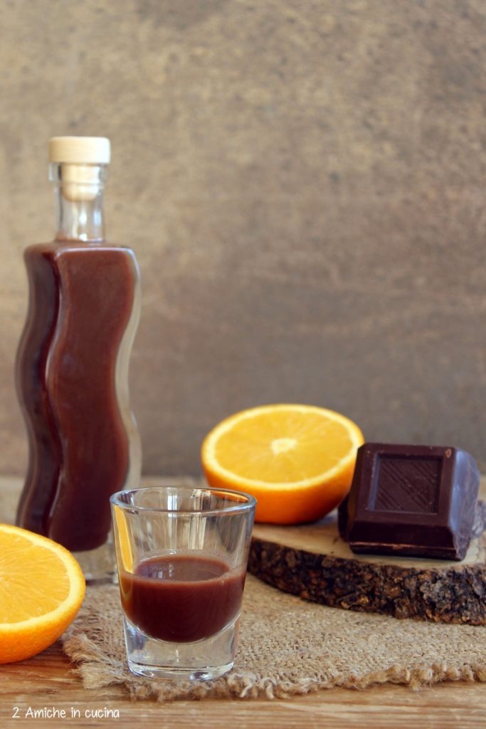 Liquore al cioccolato fondente e arancia, senza latte e senza panna