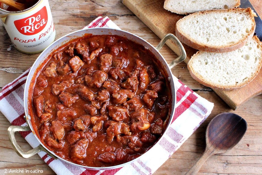 Spezzatino di cinghiale al pomodoro, ricetta tipica umbra