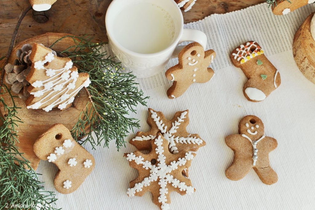 Biscotti di panpepato di Nigella per l'albero di Natale