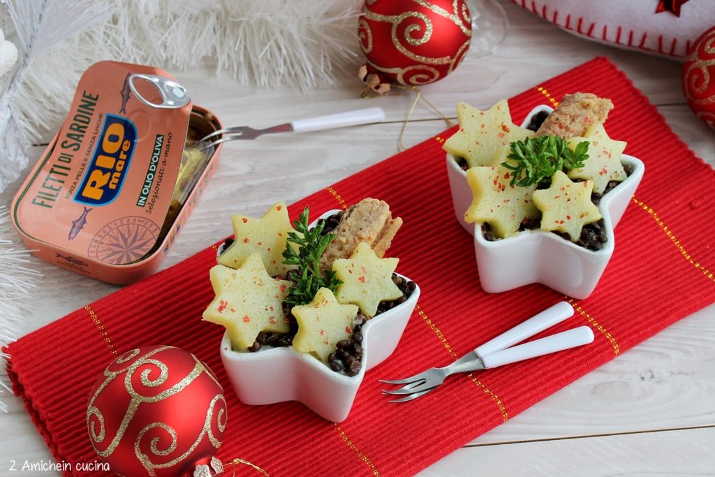 antipasto per le feste, crema di topinambur e patate con sardine e lenticchie beluga