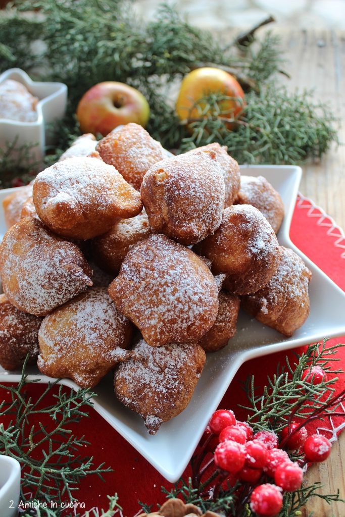 Frittelle olandesi con le mele - Oliebollen met appel ricetta tipica olandese di Capodanno
