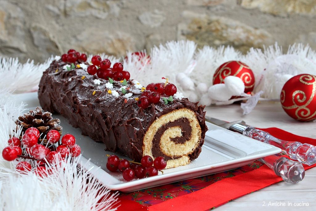 Come Decorare Il Tronchetto Di Natale.Tronchetto Al Cioccolato Buche De Noel 2 Amiche In Cucina