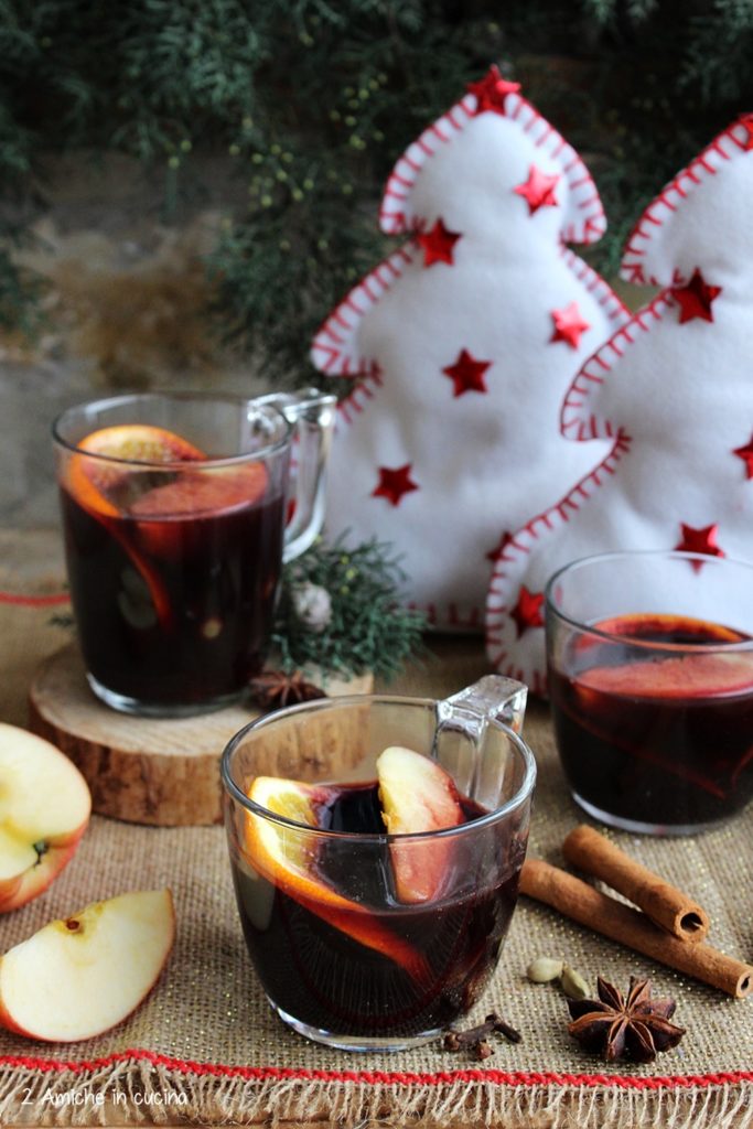 Preparare il vin brulé nella slow cooker in modo semplice e veloce