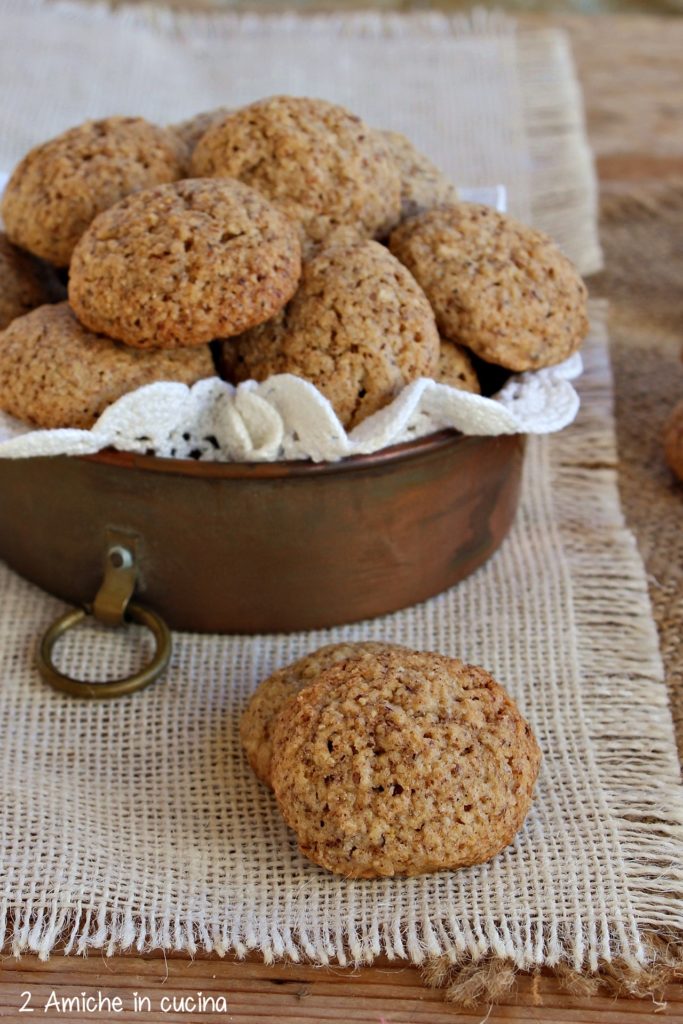 Ricetta degli amaretti della nonna con frutta secca mista