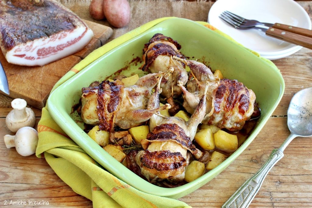 Quaglie ripiene di salsiccia e tartufo, cotte in forno con patate rosse di Colfiorito IGP e funghi champignon