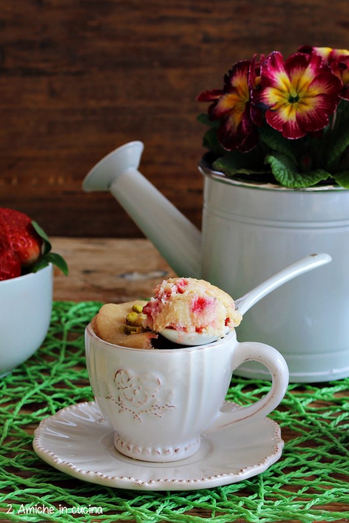 Mug cake al limone senza lattosio, e vegan 