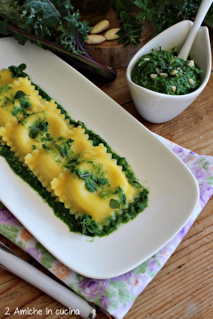 Ravioli con burrata di Puglia e pesto di cavolo riccio