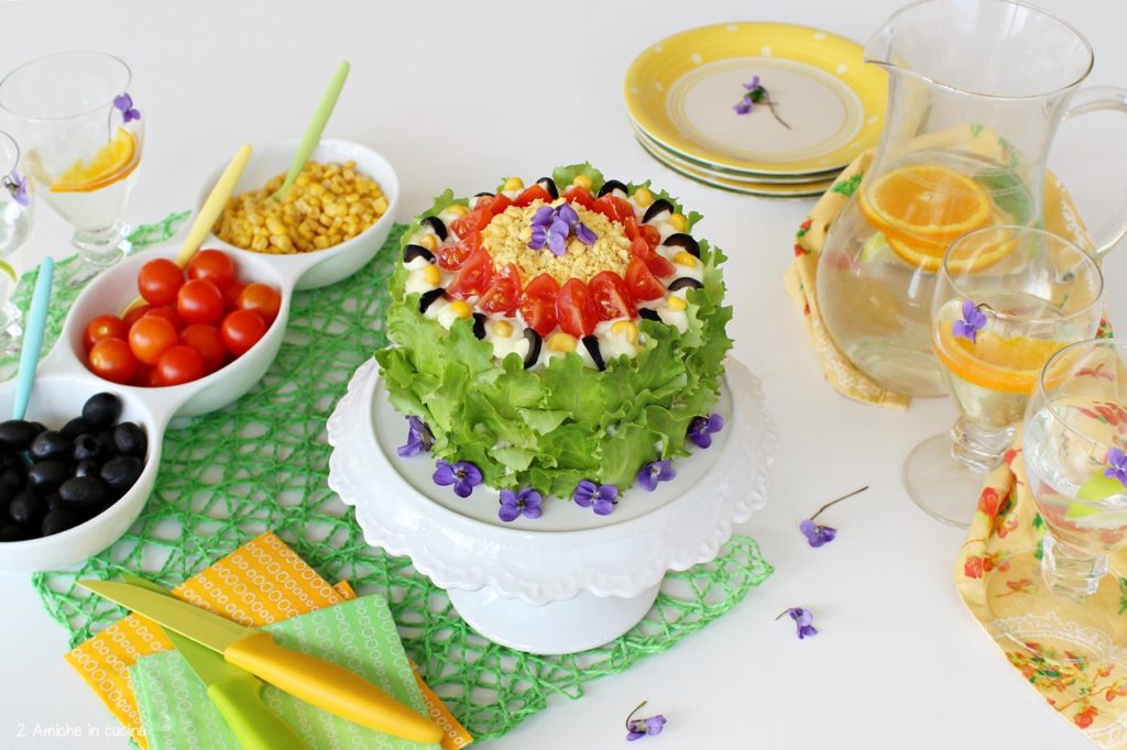 Torta tramezziono, la sandwich cake con verdure e tonno