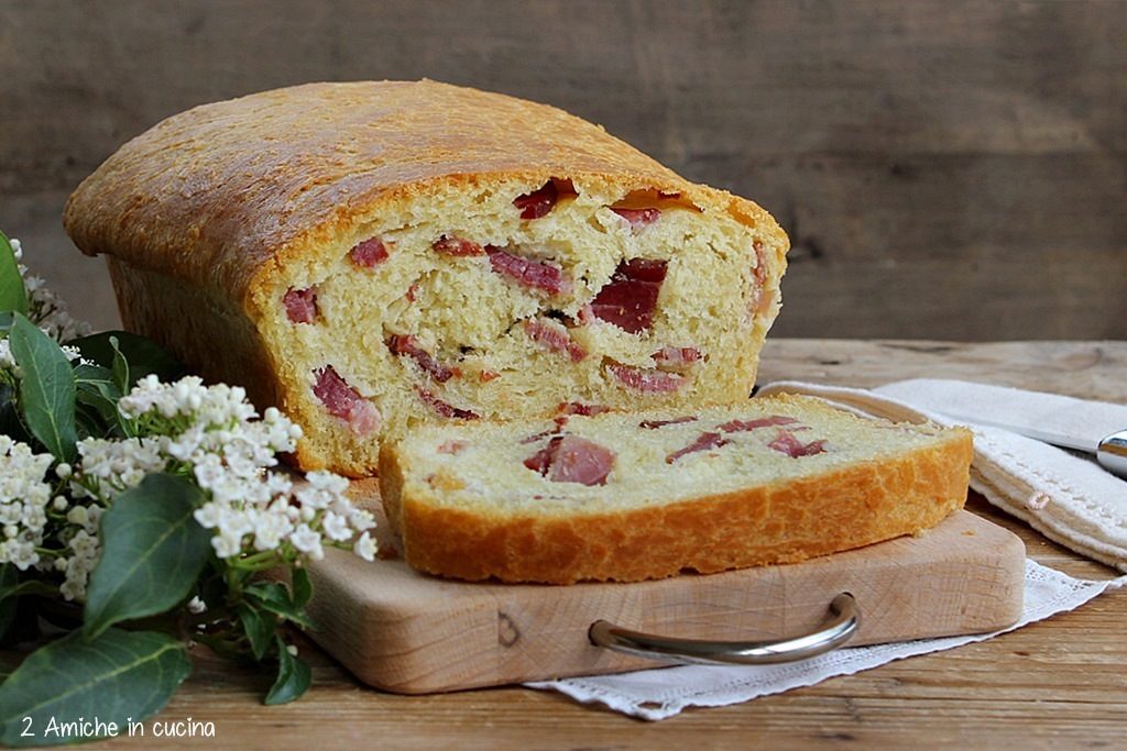 Folar de Valpaços il pane portoghese di Pasqua con salumi misti