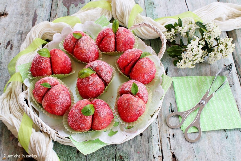 Finte pesche alla crema e cioccolato