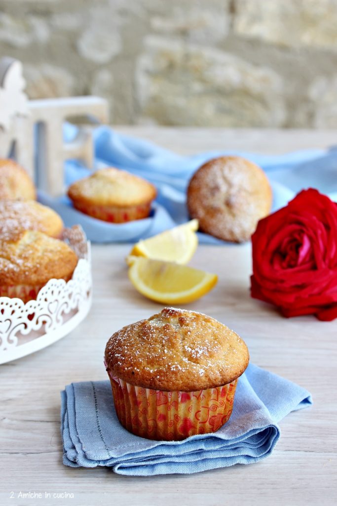 Muffin soffici al limone senza lattosio
