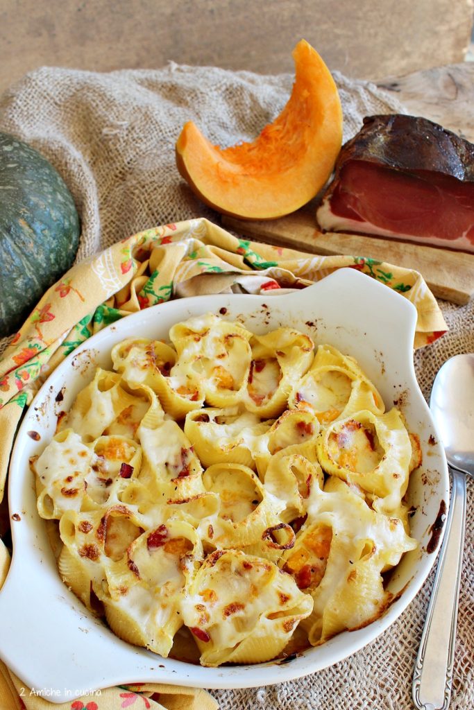 pasta al forno con zucca gialla e speck