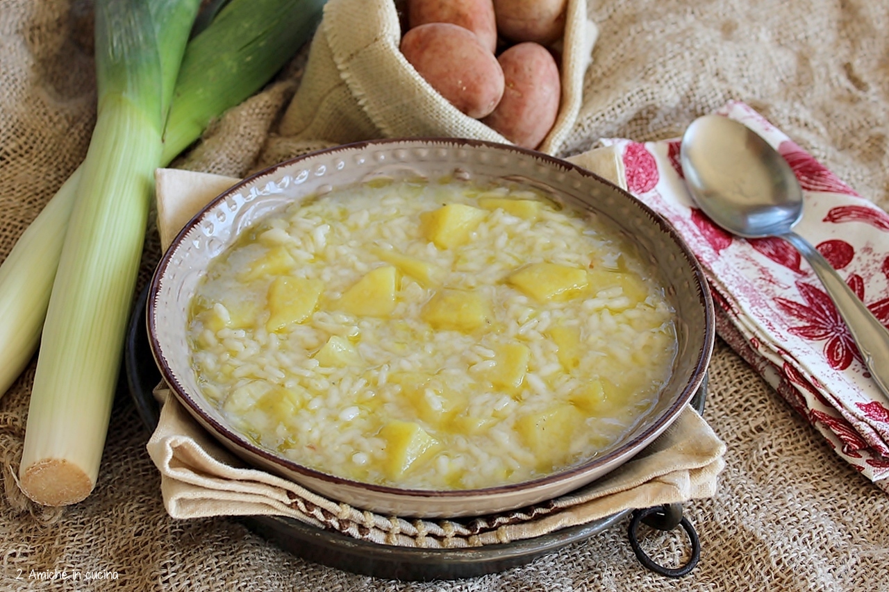 Riso patate e porri - Minestra vegan facile, minestra autunnale facile - 2 Amiche in Cucina