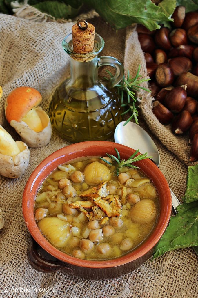 Zuppa di castagne con ceci e funghi ovoli, ricetta senza glutine e vegan