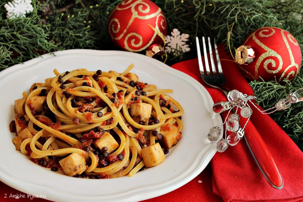 Spaghetti triangolari con pesce spada, pomodori secchi e lenticchie