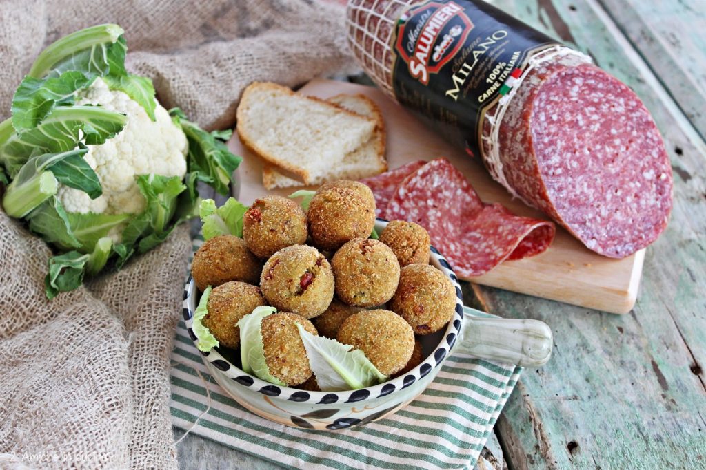 Polpettine di pane raffermo e foglie di cavolfiore