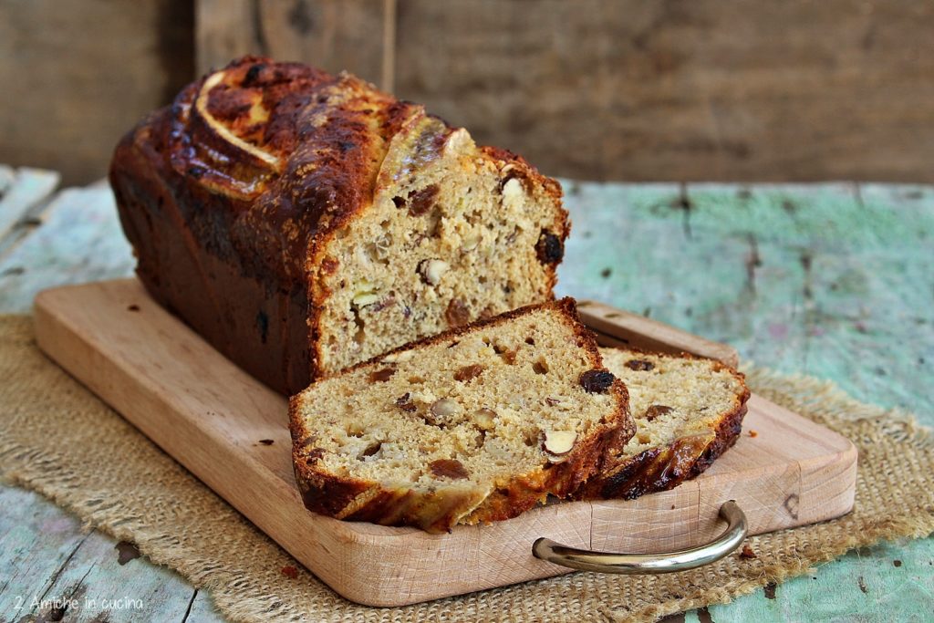 banana bread alle noci e uvetta con farine di legumi, ricetta senza glutine e senza lattosio