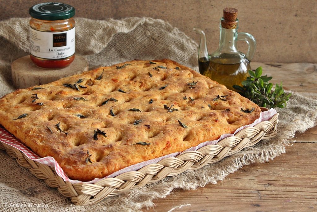 Focaccia ai peperoni e farina di semola rimacinata