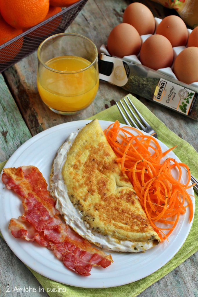 Omelette al cerfoglio con ricotta di capra e carote