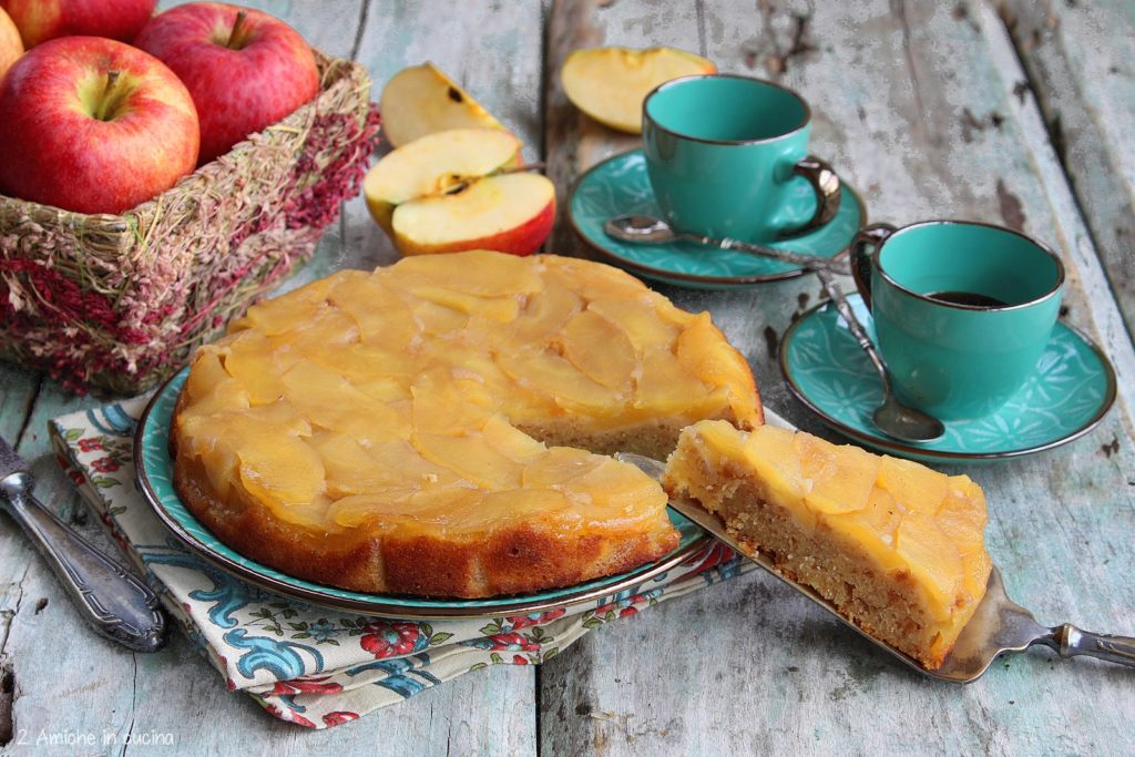 Torta di mele rovesciata originaria della Colombia
