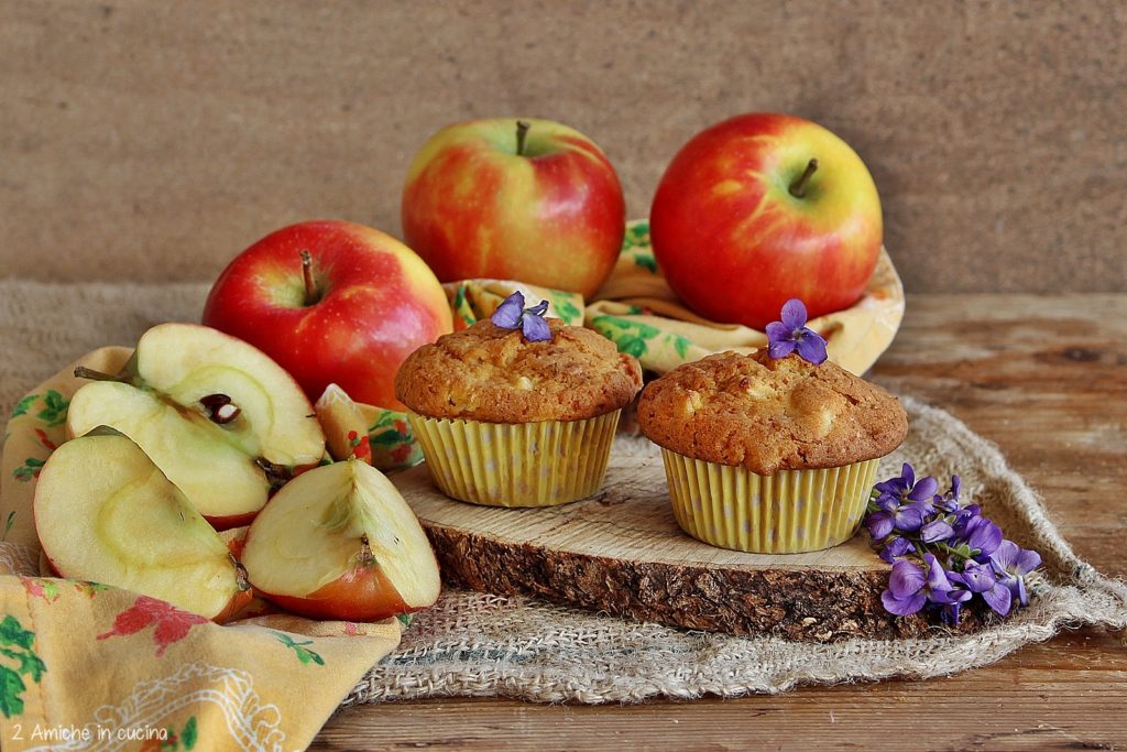 Muffin alla Mela Kanzi e viole di campo