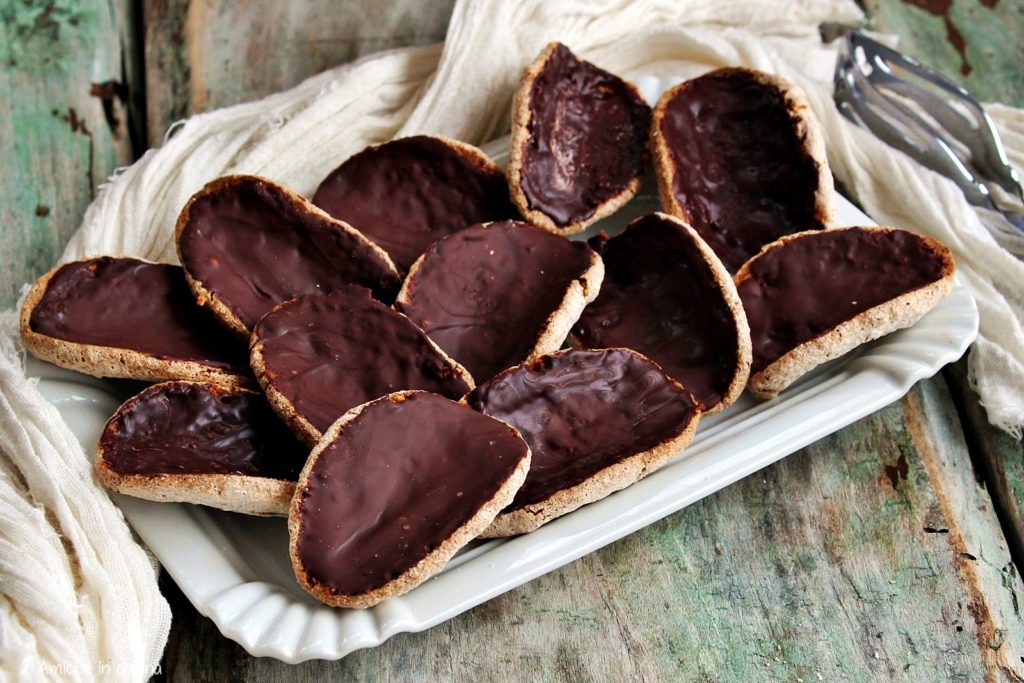 biscotti lucani al cioccolato e frutta secca, ricetta senza lattosio