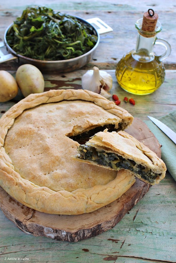 torta salata vegan con verdure e patate