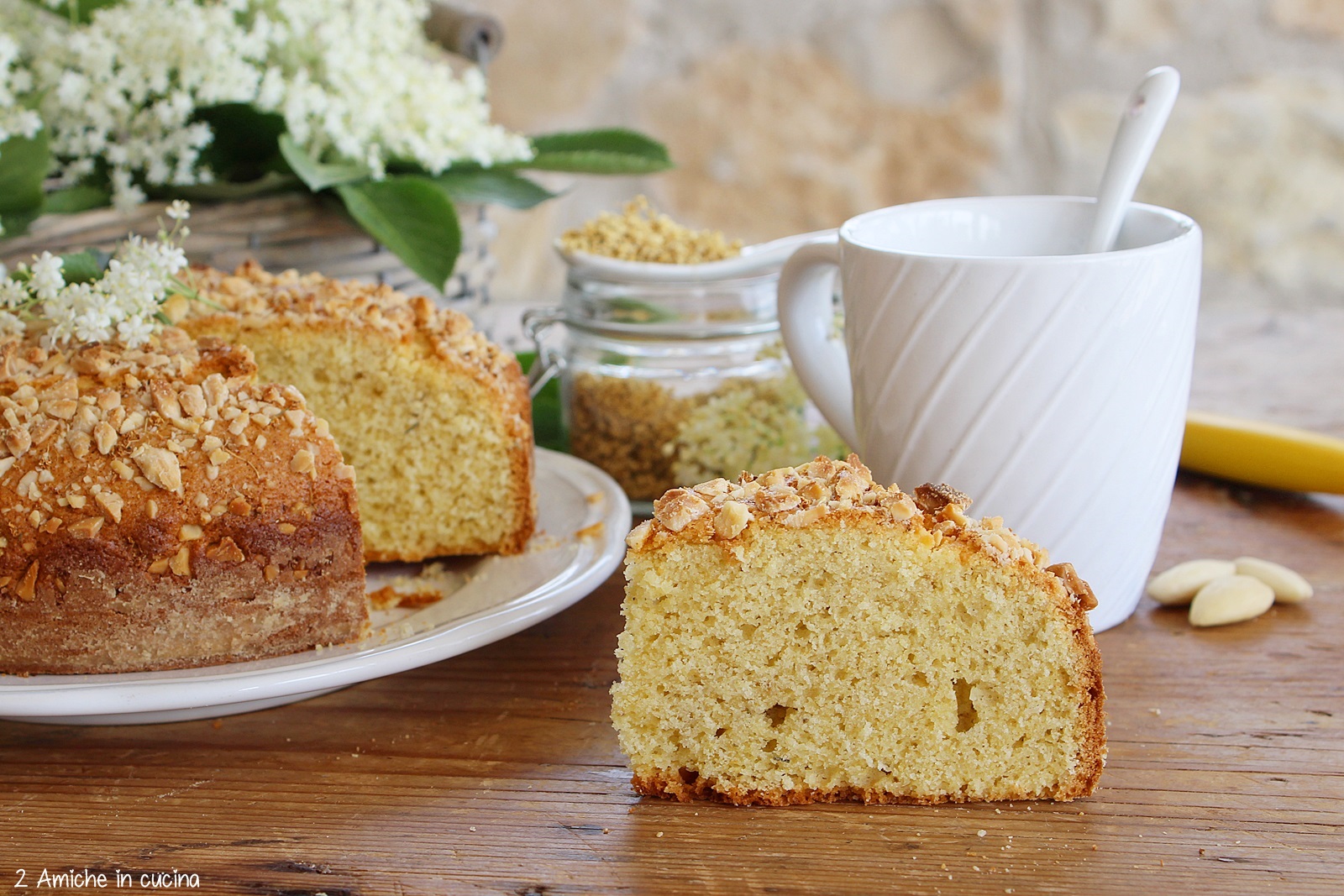 Torta ai fiori di sambuco e mandorle 2 Amiche in Cucina