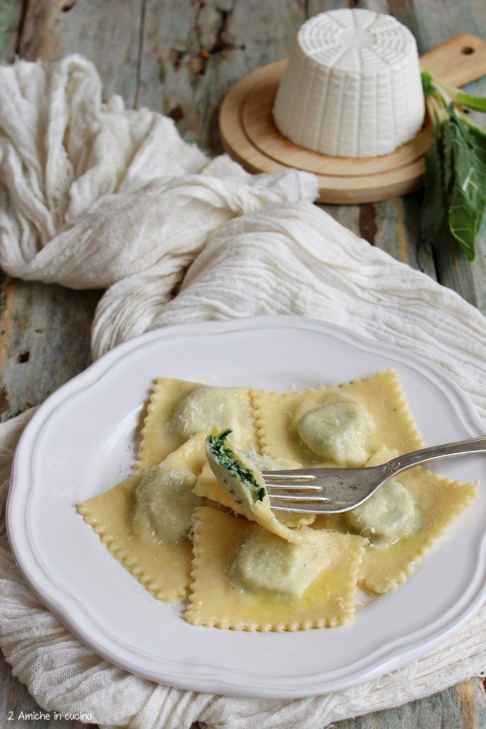 Pasta ripiena tipica di parma, in onore di San Giovanni