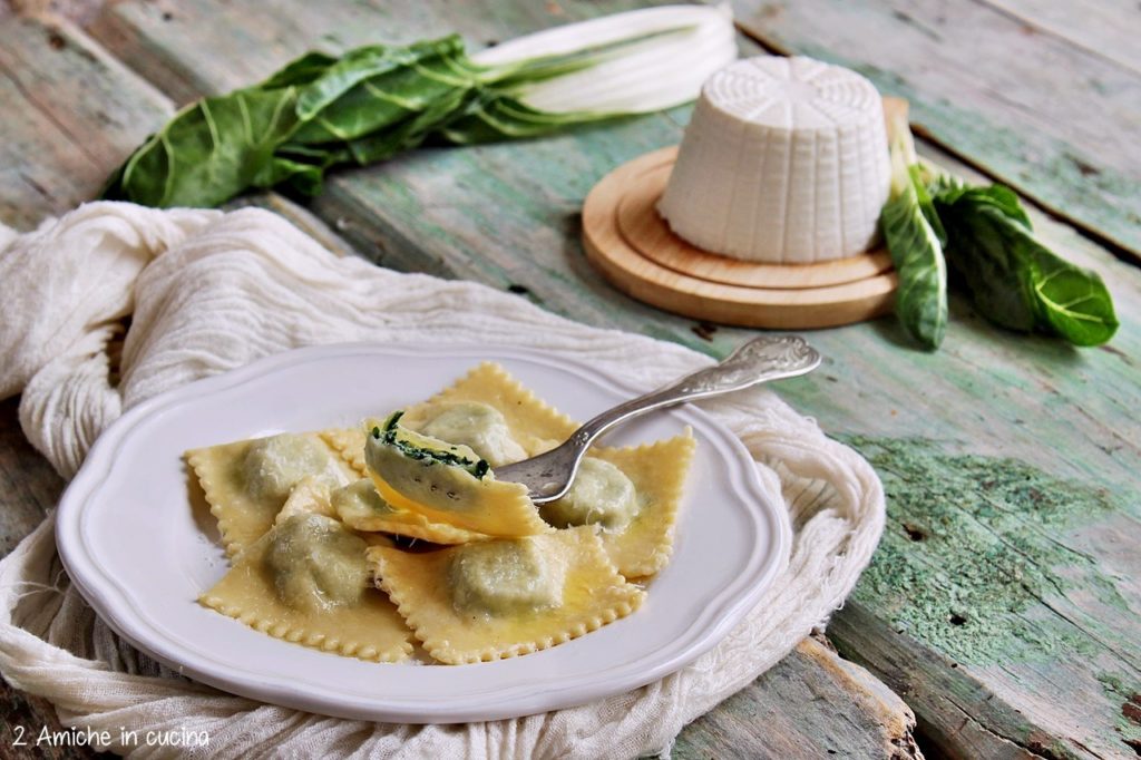 Tortelli alle erbette, ricetta per San Giovanni, tipica del parmense