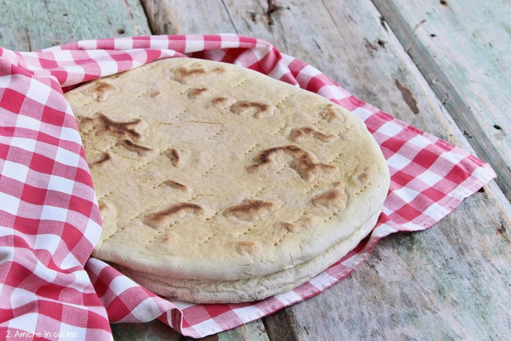 Torta al testo umbra senza lievito