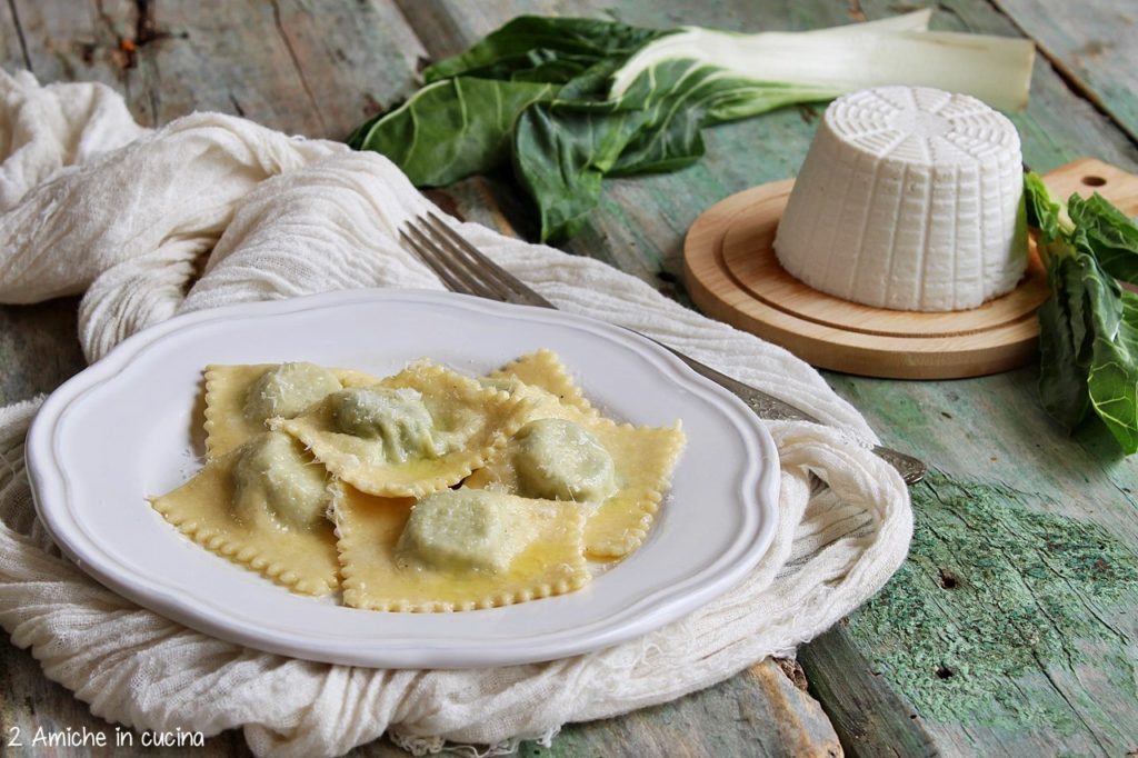 I tortelli alle erbette ricetta tipica di Parma per San GIovanni