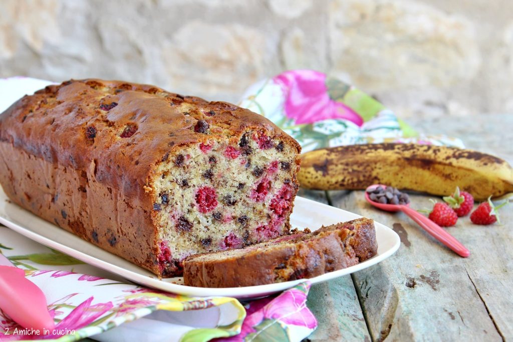 Back to school - 30 colazioni per la scuola Ricetta per preparare il banana bread ai lamponi e cioccolato