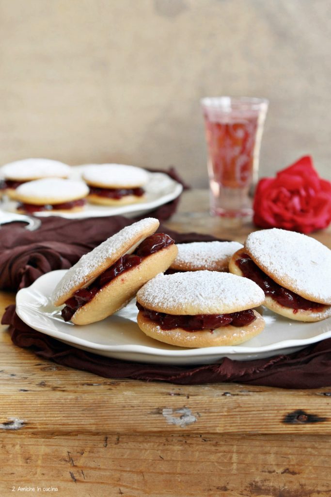 Biscotti di San Gennaro, dolce tipico di Napoli 