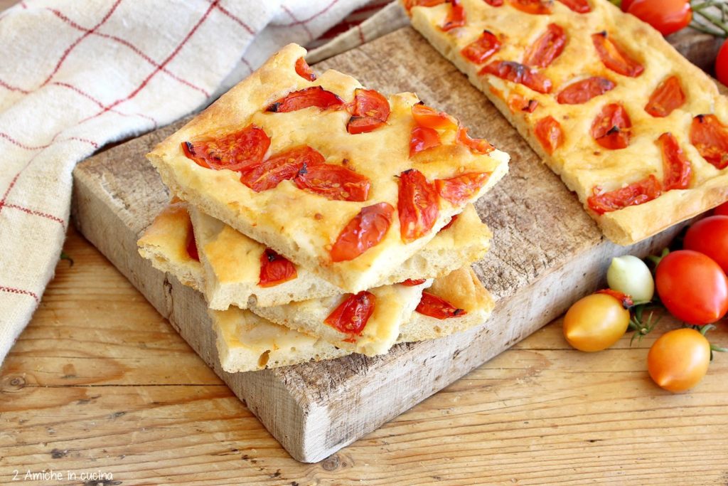 Schiacciata umbra la pomodoro