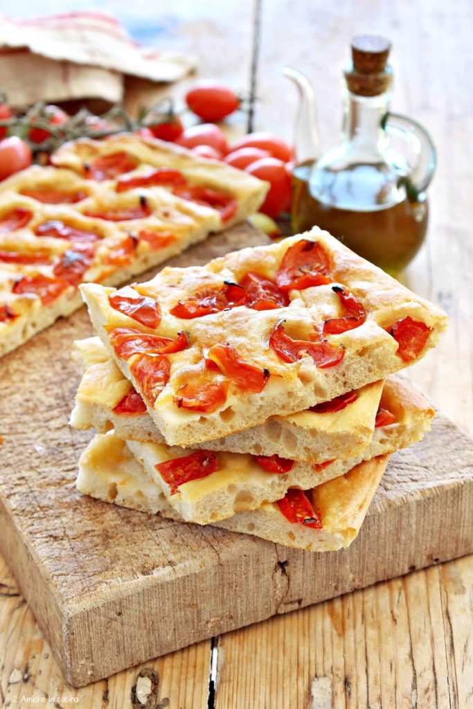 Ricetta della schiacciata umbra al pomodoro