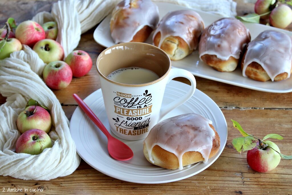 panini dolci farciti alle mele e uvetta, ricetta tipica brasiliana