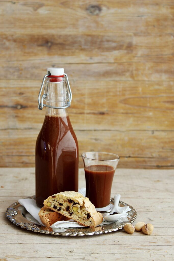 Tozzetti con pistacchio e cioccolato con liquore al cioccolato fondente