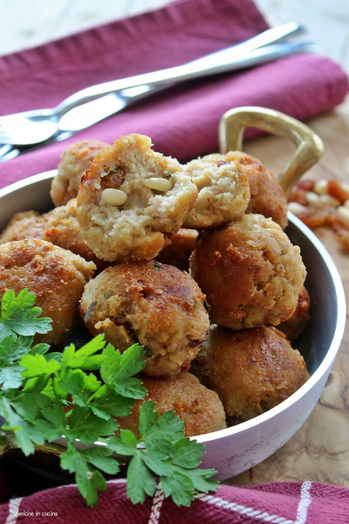 Polpette di carne con uvetta e pinoli