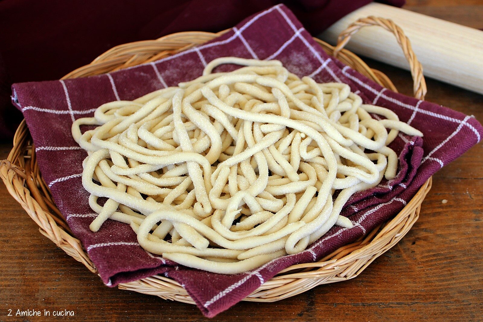 manfricoli pasta fresca umbra senza uova, ricetta di Narni