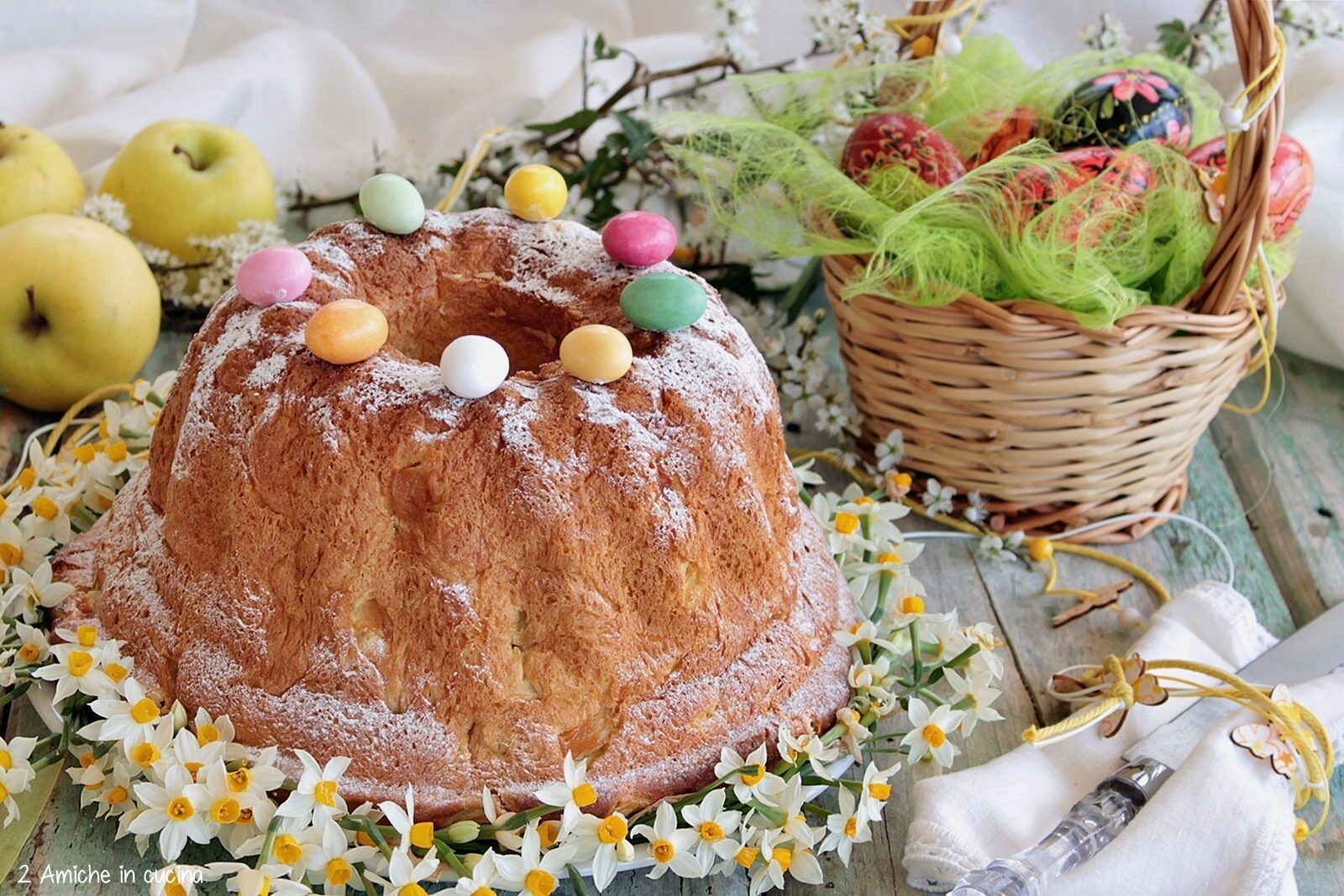 Torta di Pasqua polacca con le mele
