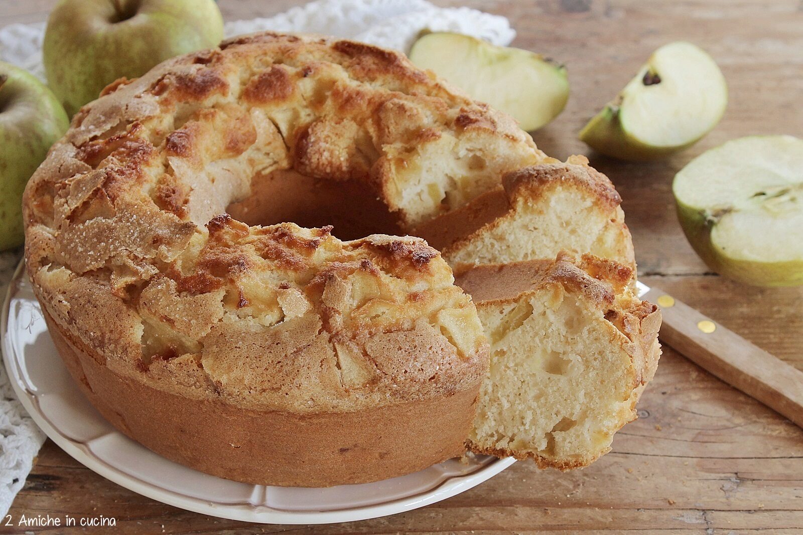 Back to school - 30 colazioni per la scuola Ciambellone con le mele, ricetta della nonna facile e veloce