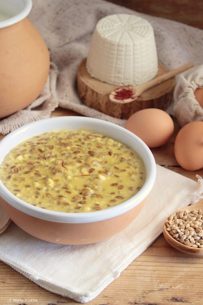 Zuppa di farro ricette del '300 con zafferano e ricotta