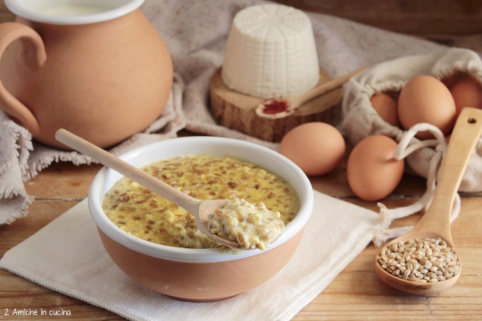 Zuppa medievale con tuorlo d'uovo e zafferano