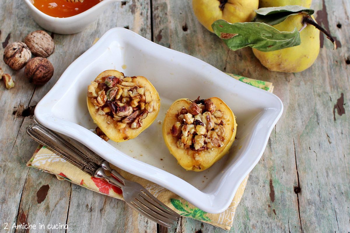 mele al forno con frutta secca e miele